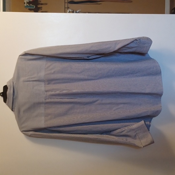 CHAPS MENS LONG SLEEVE SHIRT, SIZE LARGE,BLUE AND WHITE PRINT STRIPE. - Picture 3 of 7